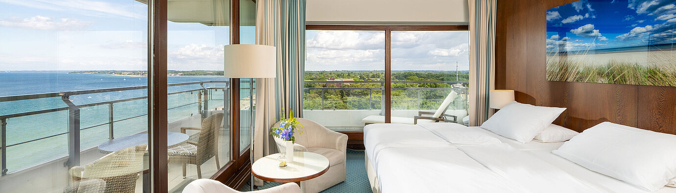 Modern room at Maritim Seehotel Timmendorfer Strand with balcony and Baltic Sea view