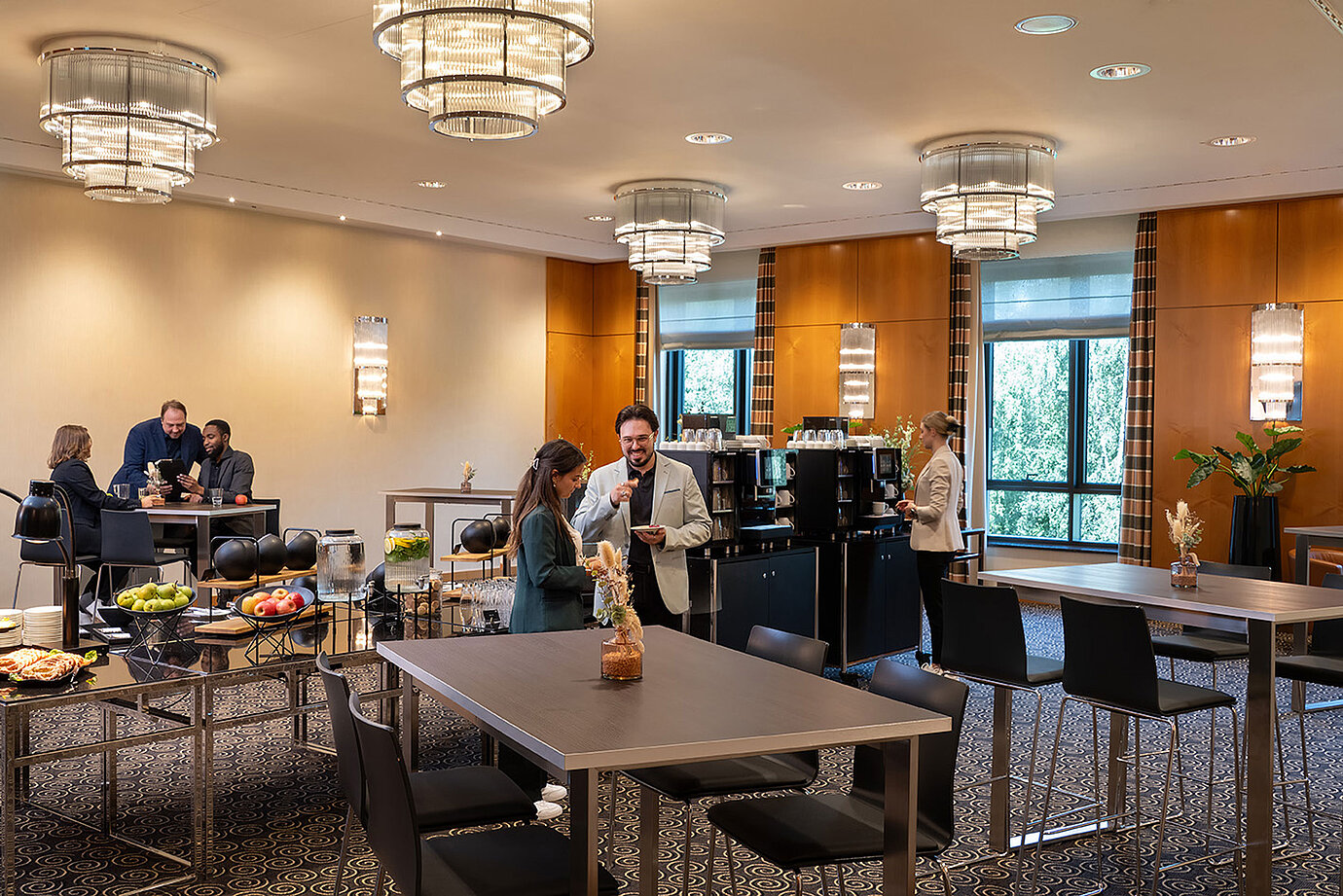 Coffee break with snacks and drinks in the conference area of Maritim Hotel Düsseldorf