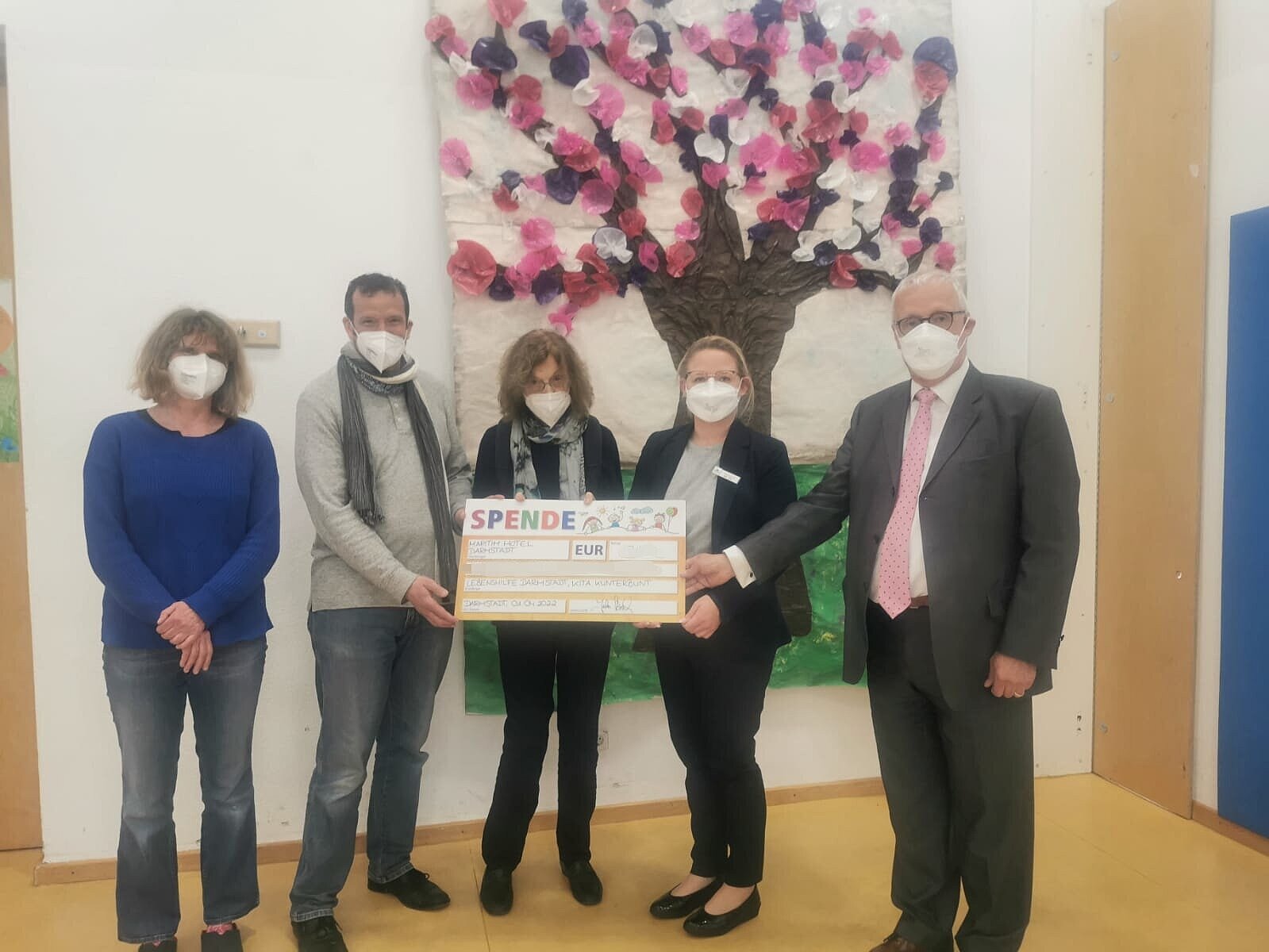 Scheck-Übergabe in der KITA Kunterbunt | Maritim Hotel Darmstadt