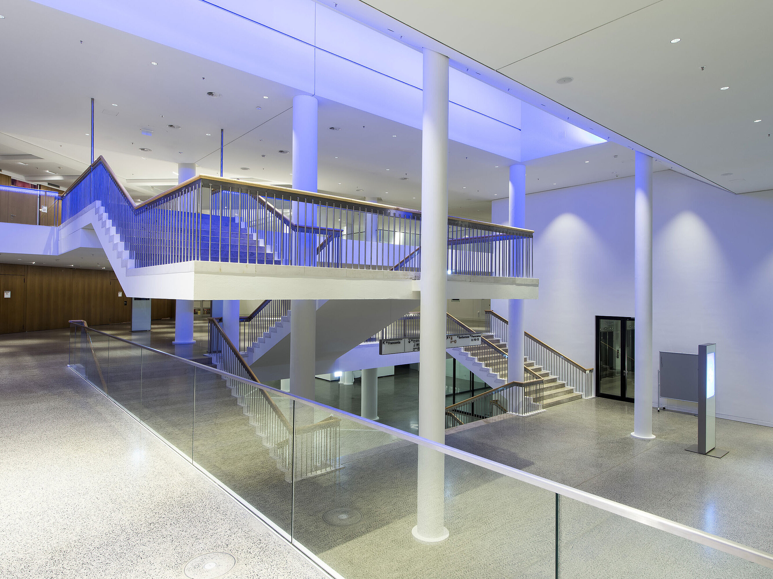 Spacious staircase with modern design in the conference area of Maritim Hotel Würzburg