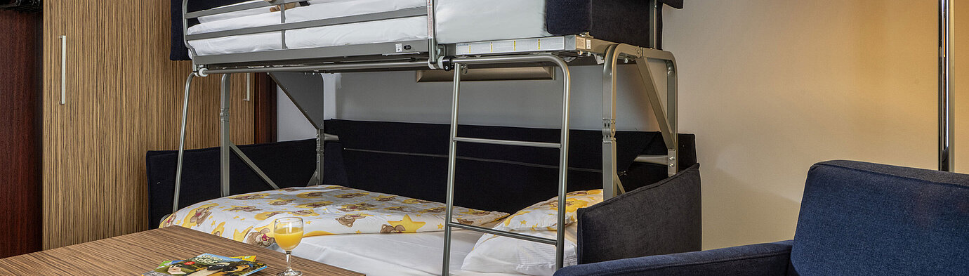 Child-friendly bunk bed in the Studio of the Maritim Hotel Darmstadt, perfect for a family vacation