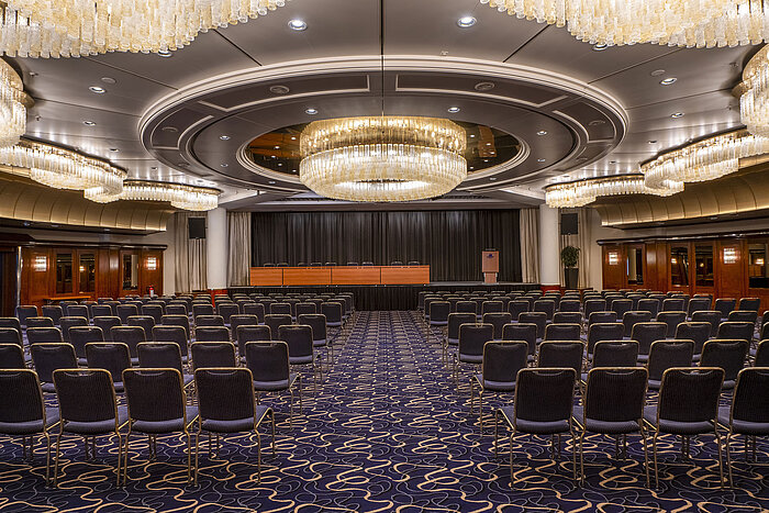Elegant Heumarkt Hall at Maritim Hotel Cologne, perfect for events, featuring luxurious chandeliers and modern seating.