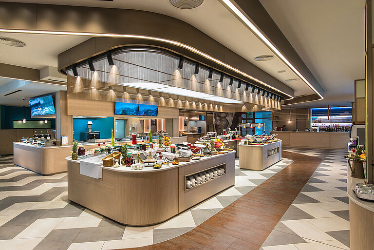 Large buffet area at Maritim Hotel Amelia with international selection and modern design