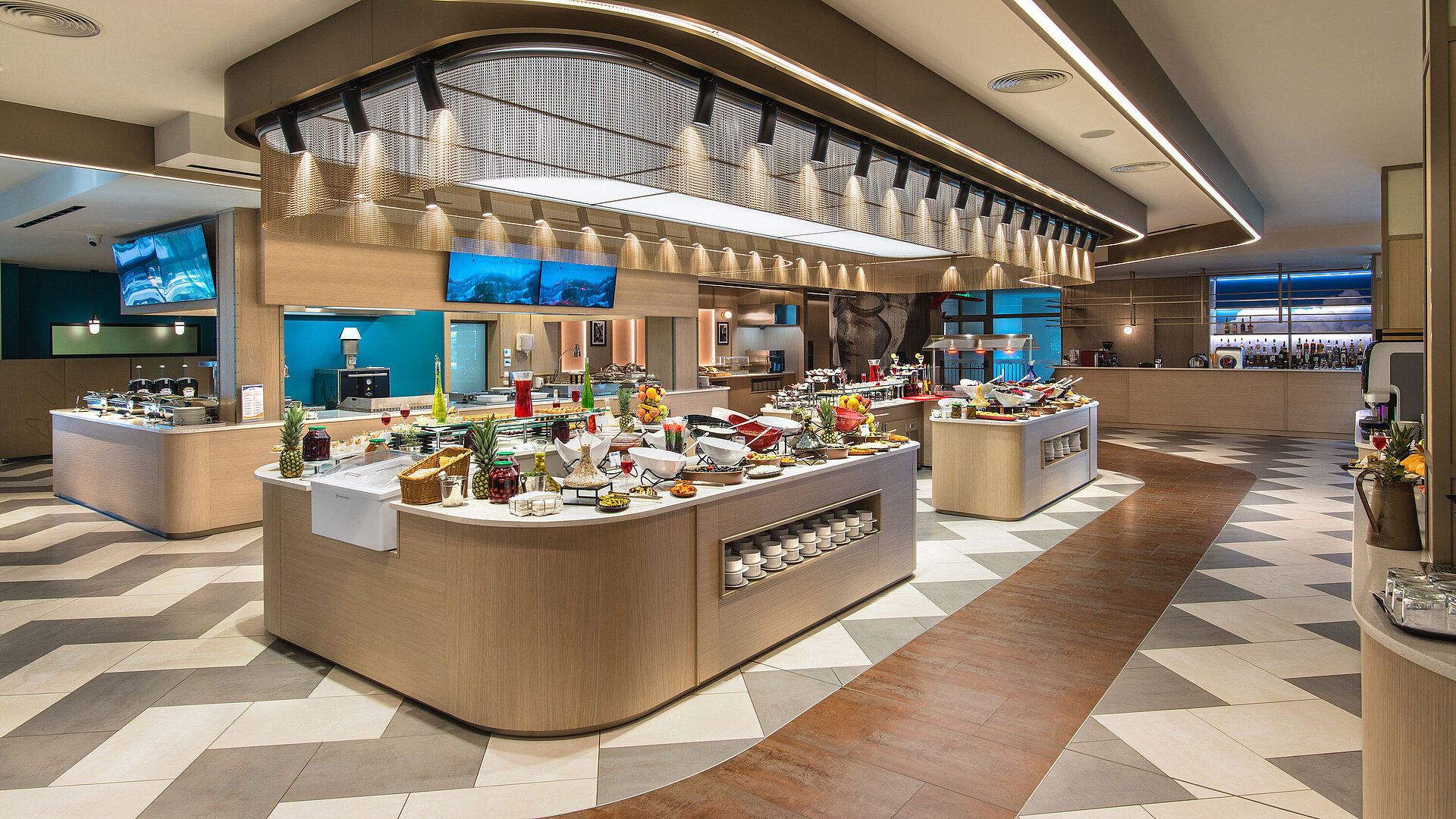 Large buffet area at Maritim Hotel Amelia with international selection and modern design