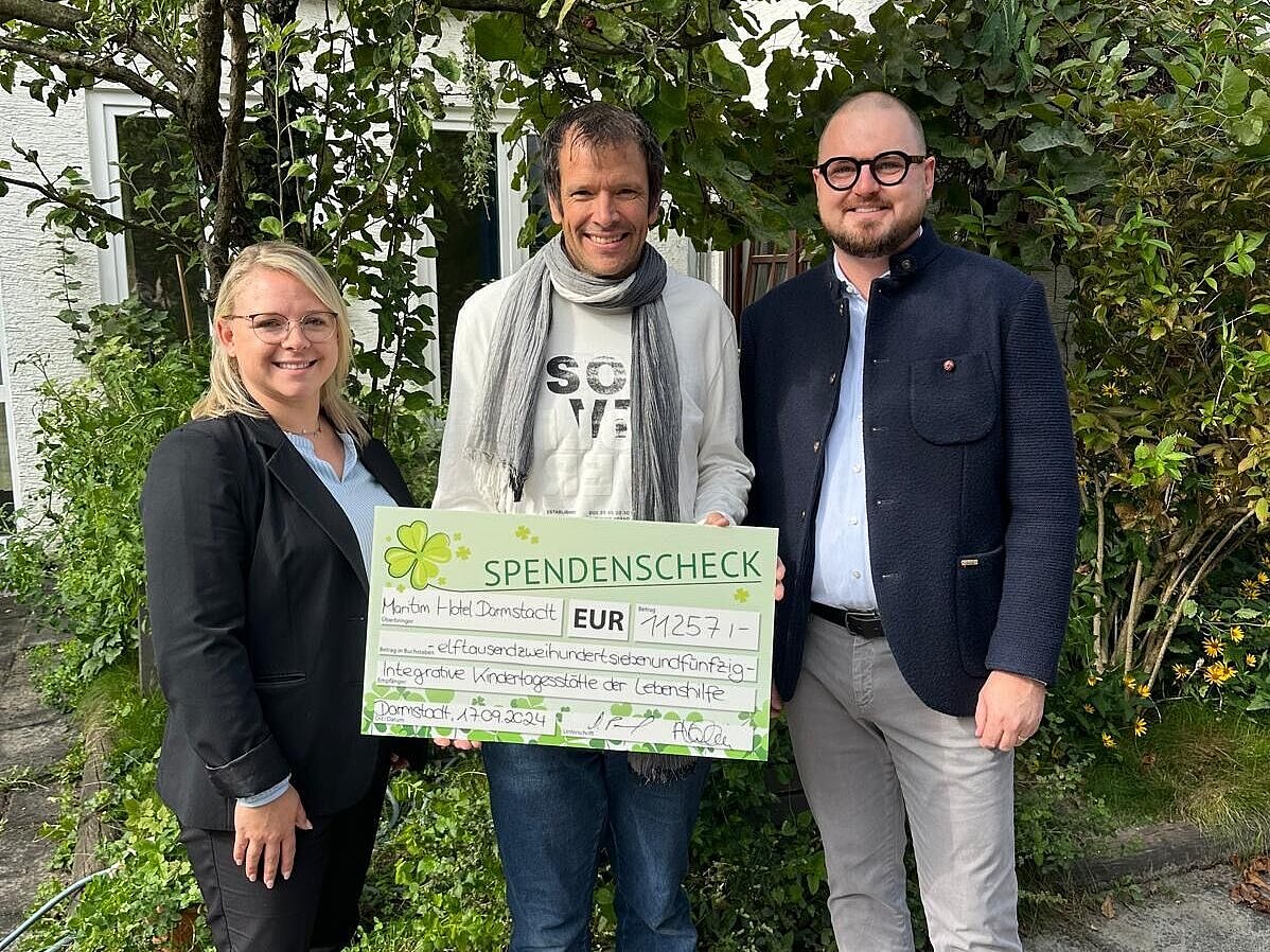 Scheck-Übergabe in der KITA Kunterbunt