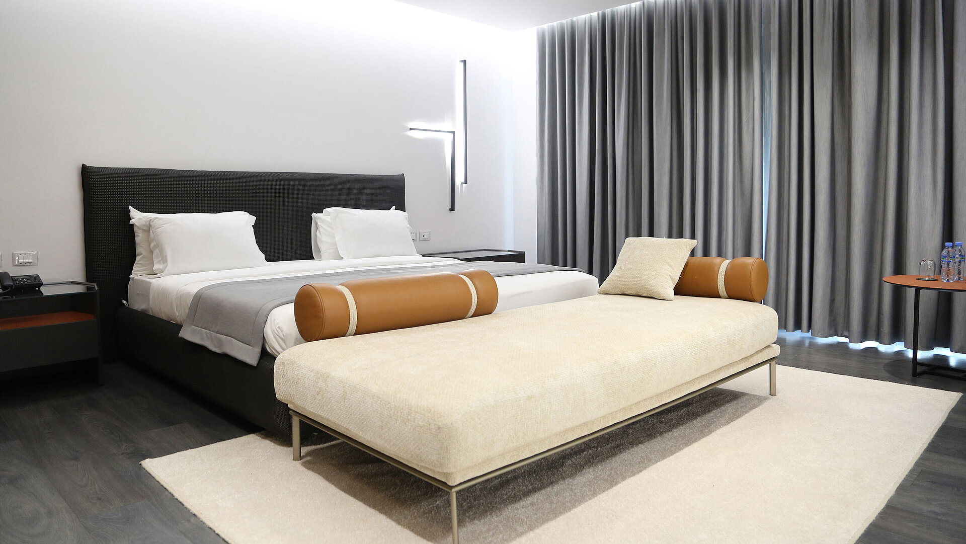 Bright double room at Maritim Resort Marina Bay with modern design and large sofa