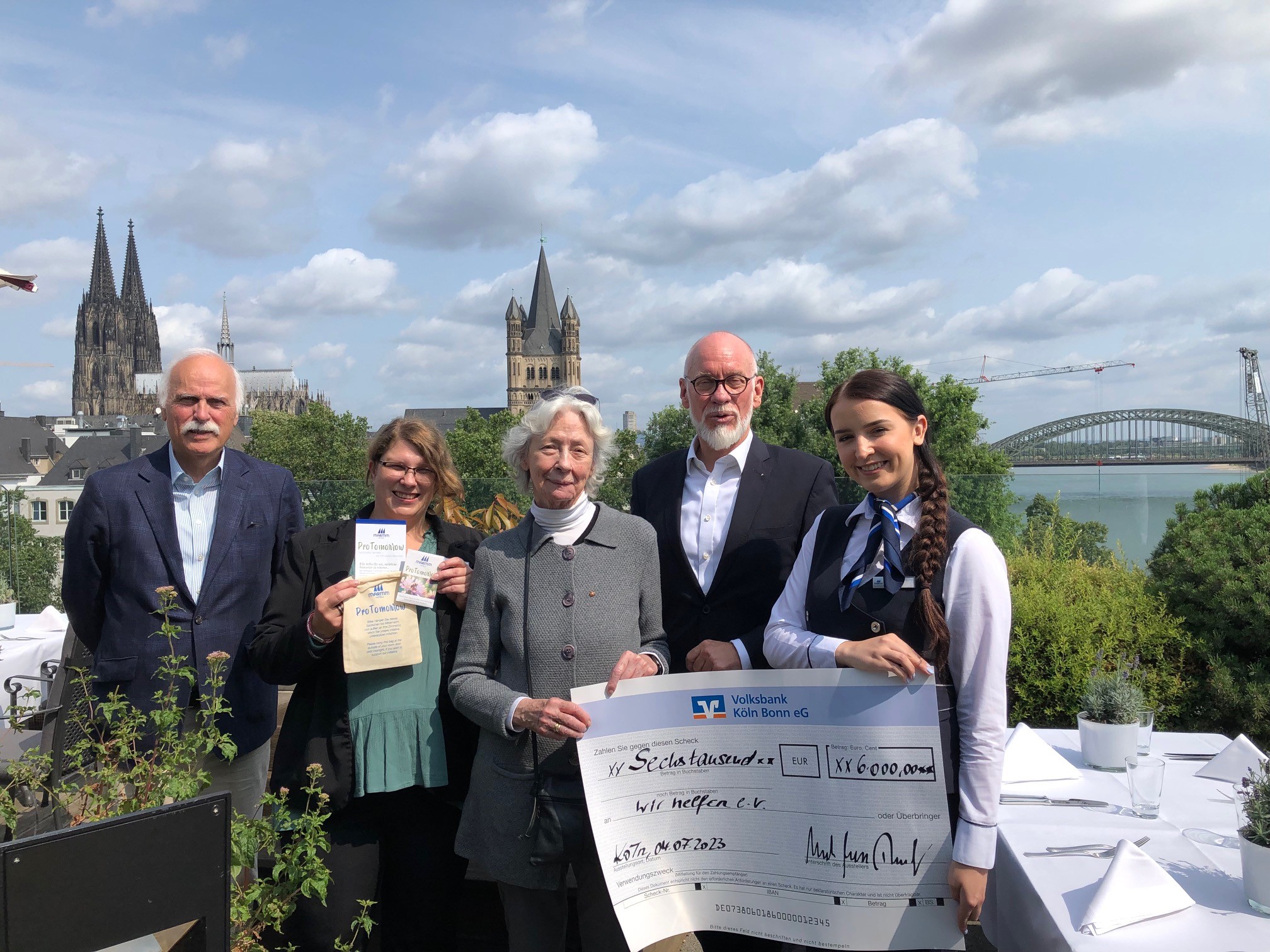 ProTomorrow Scheckübergabe © Caroline Korn | Maritim Hotel Köln